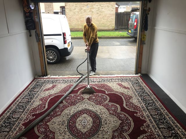 images/rugs/rug-cleaning-2.jpg